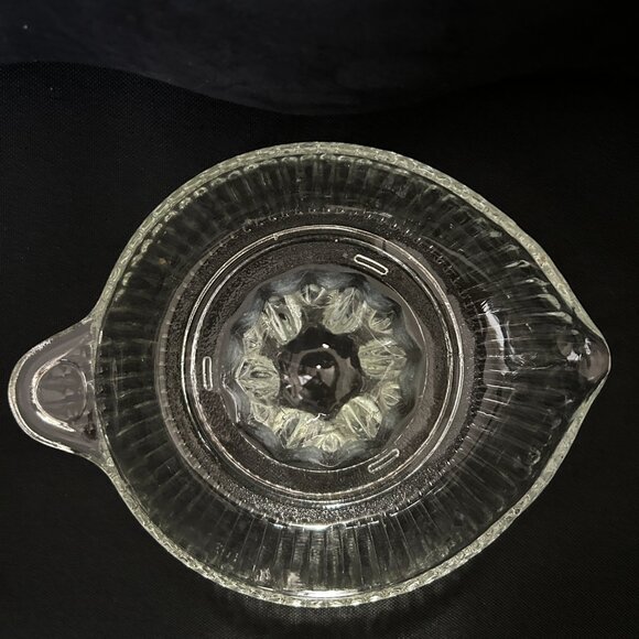 Vintage Ribbed Clear Glass Fruit Juicer with Handle and Pouring Spout - Picture 2 of 11